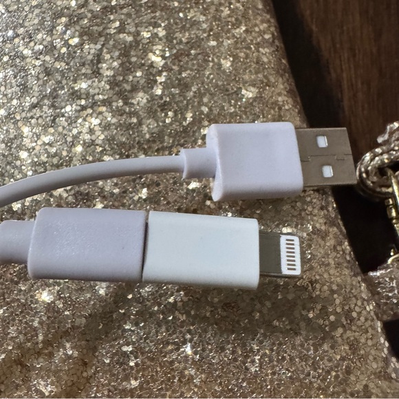 Adrienne Vittadini Charging Wristlet Power Bank Wallet Sparkly Gold iPhone - Picture 8 of 9